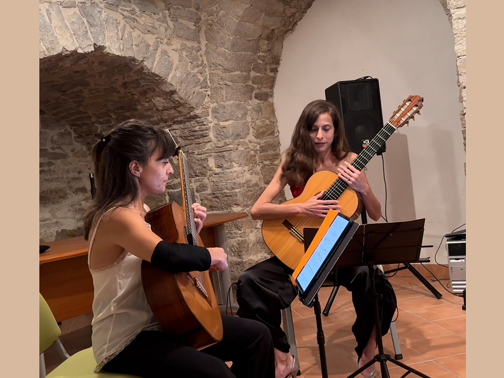 Artemis Guitar Duo Performing in Borrello (CH)